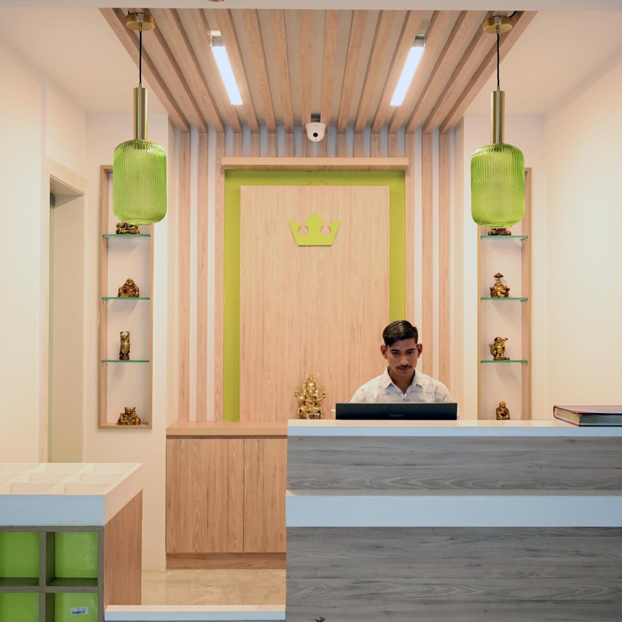 Hotel Le Roi Express Karol Bagh Delhi  Exterior foto